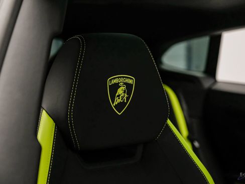 Used 2022 Lamborghini Urus AWD/4WD image 61