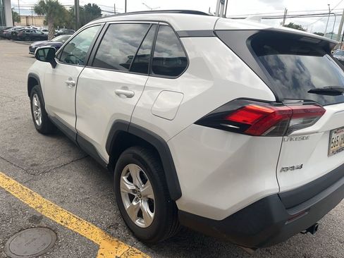 Used 2021 Toyota RAV4 XLE FWD image 3
