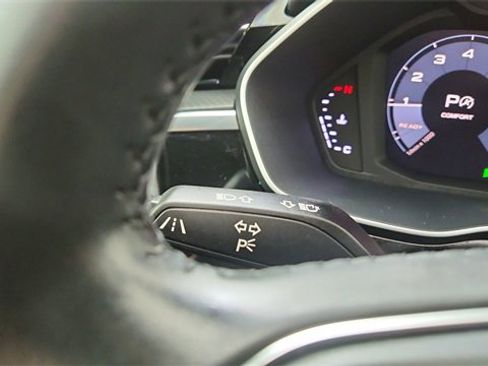 Used 2020 Audi Q3 2.0T Premium w/ Convenience Package image 44