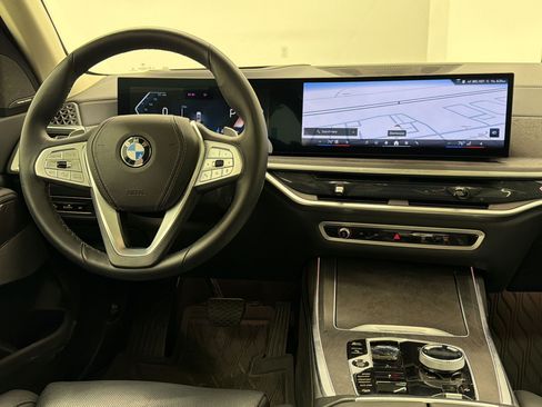 Used 2024 BMW X7 xDrive40i w/ Executive Package AWD/4WD image 25