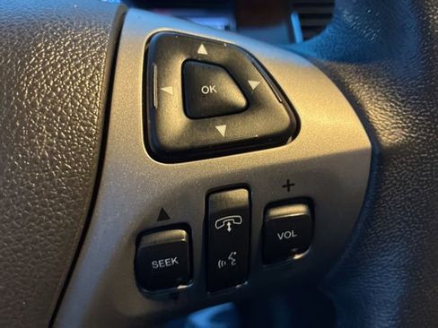 Used 2017 Ford Taurus Limited image 32