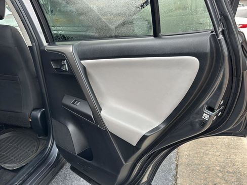 Used 2018 Toyota RAV4 XLE image 13