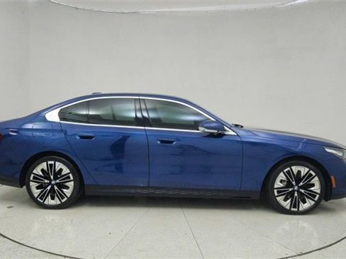 Used 2025 BMW 540i xDrive image 62