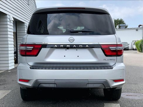 Used 2023 Nissan Armada Platinum w/ Captain's Chairs Package AWD/4WD image 3