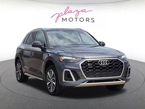 Used 2023 Audi Q5 2.0T Premium Plus w/ Premium Plus Package AWD/4WD image 3