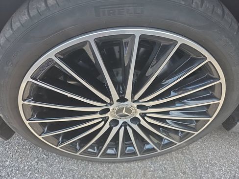 Used 2025 Mercedes-Benz C 300 Sedan image 3
