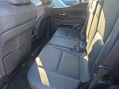 Used 2024 Lexus GX 550 image 12