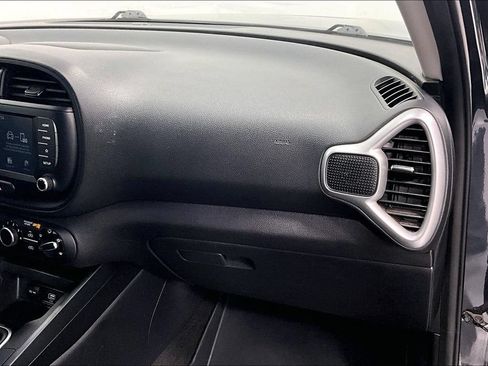Used 2020 Kia Soul S FWD image 19