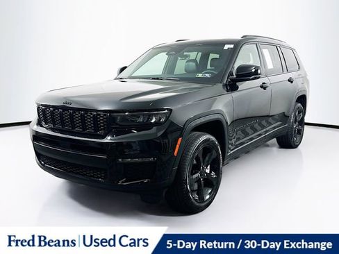 Used 2025 Jeep Grand Cherokee L Limited w/ Black Appearance Package image 3