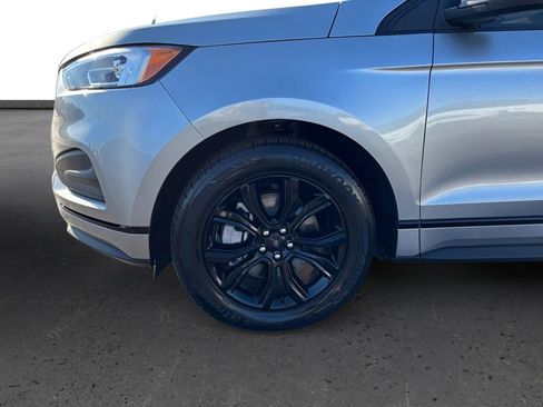 Used 2024 Ford Edge SE w/ Black Appearance Package image 13
