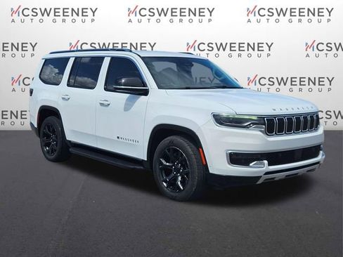 Used 2023 Jeep Wagoneer Series III w/ Preferred Equipment Group AWD/4WD image 7