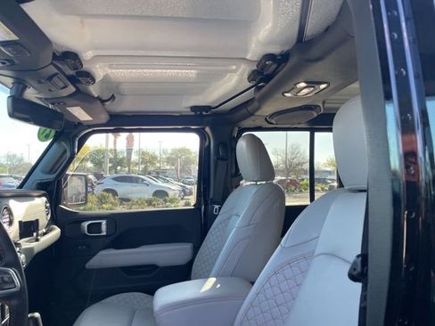 Used 2021 Jeep Wrangler Unlimited Sahara image 7