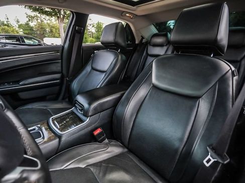Used 2015 Chrysler 300 C RWD image 55