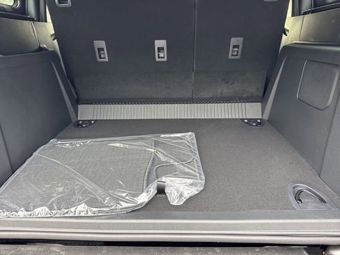 New 2025 Ford Bronco Outer Banks w/ Sasquatch Package image 18