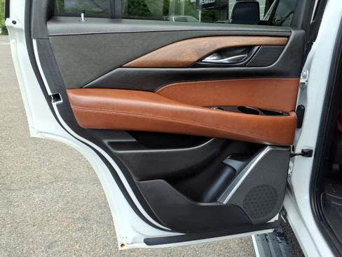 Used 2019 Cadillac Escalade Premium Luxury AWD/4WD image 28