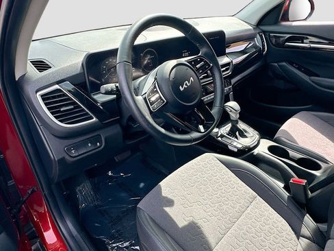 Certified 2024 Kia Seltos S FWD image 9