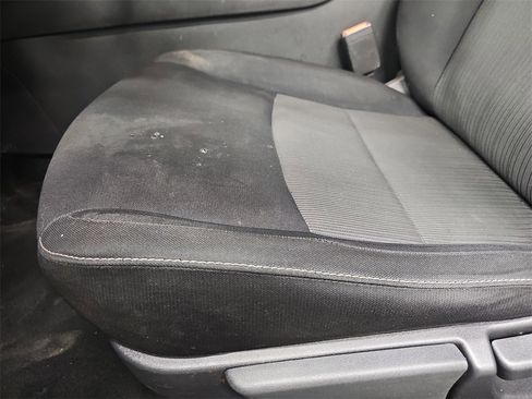 Used 2020 Nissan Sentra SV image 28