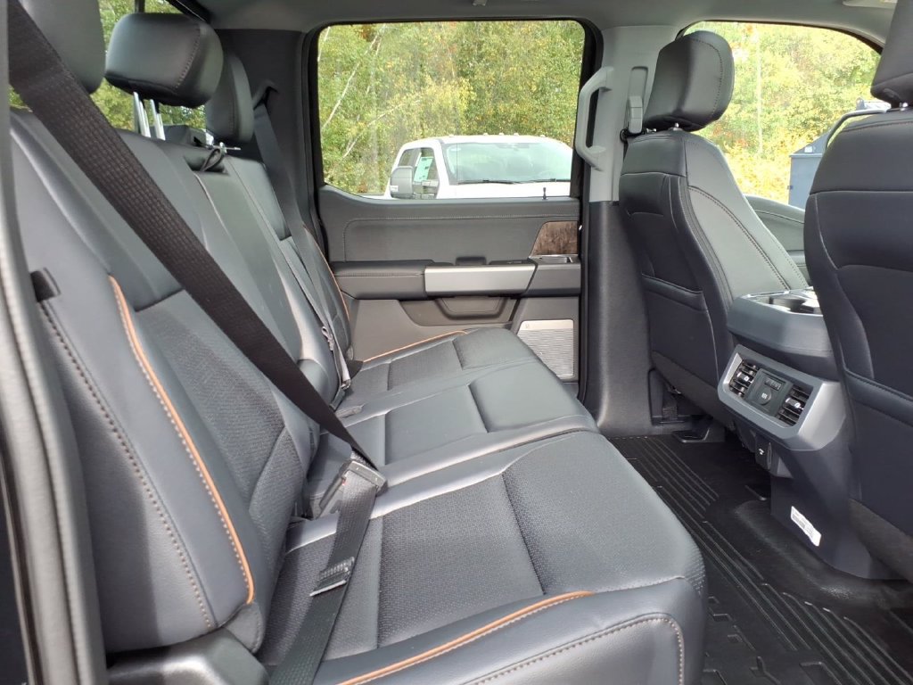 New 2027 Ford F250 Lariat w/ Black Appearance Package AWD/4WD image 15
