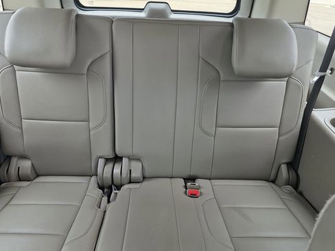 Used 2020 Chevrolet Suburban LT AWD/4WD image 23