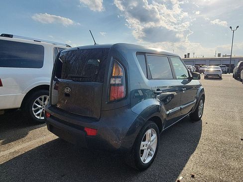 Used 2011 Kia Soul + w/ Audio Pkg image 4