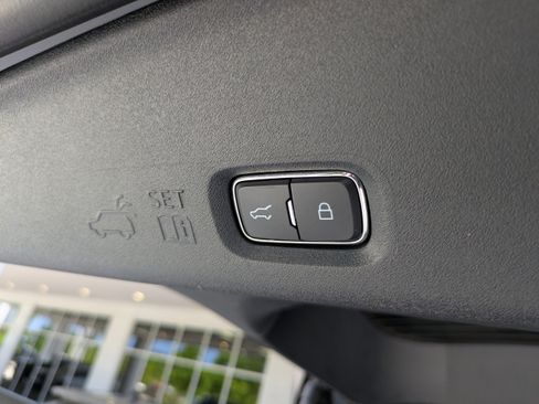 Certified 2025 Ford Expedition Active AWD/4WD image 14