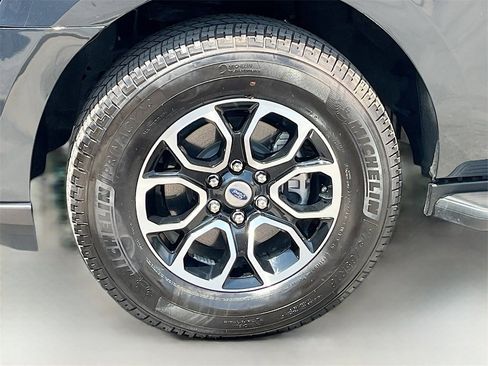 Used 2024 Ford Expedition XLT image 31