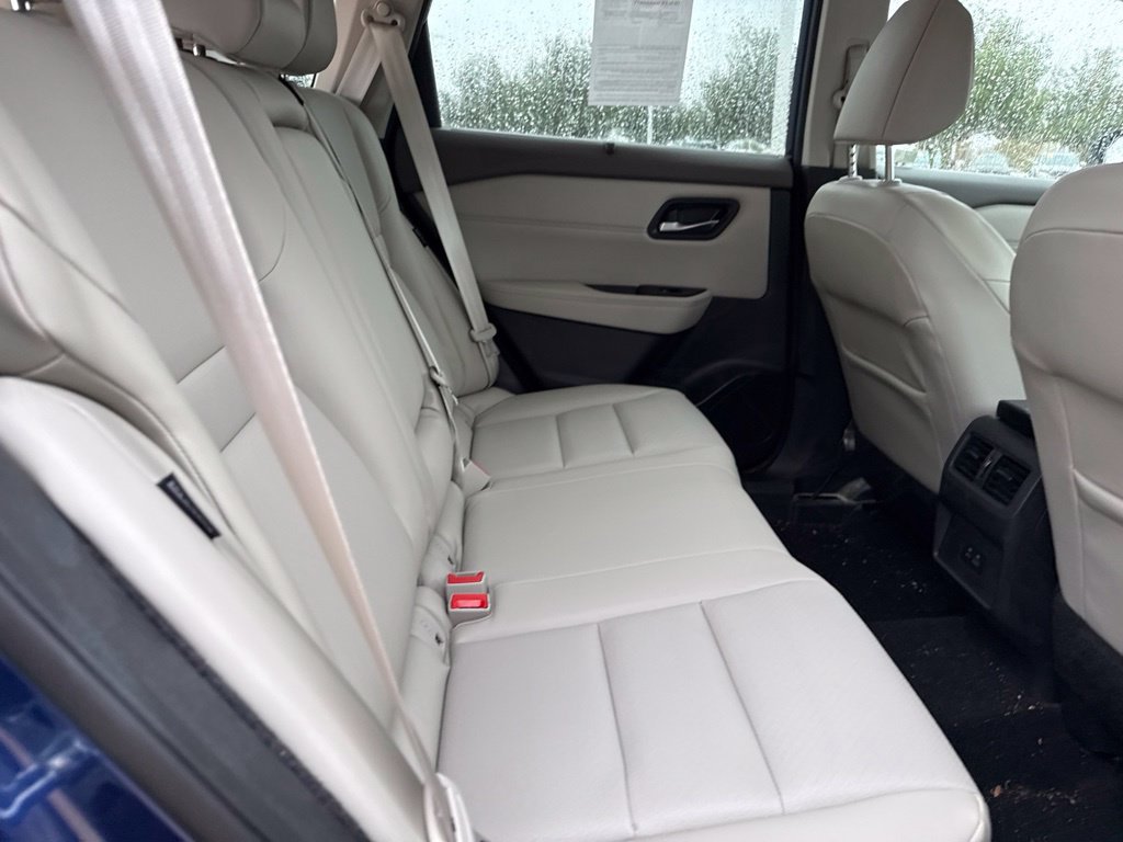 Used 2022 Nissan Rogue SV w/ SV Premium Package AWD/4WD image 15