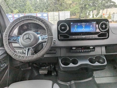 New 2026 Mercedes-Benz Sprinter 2500 image 18