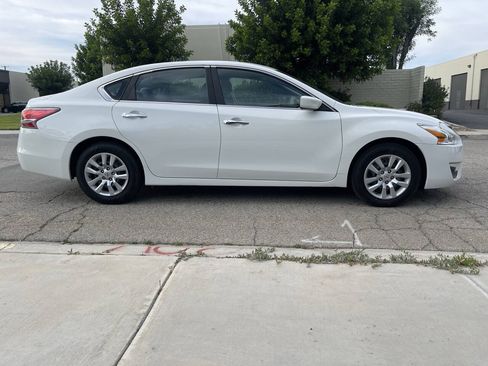 Used 2015 Nissan Altima 2.5 S FWD image 7