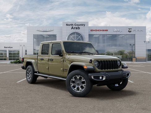 Used 2025 Jeep Gladiator Sport w/ Premium Package AWD/4WD image 5