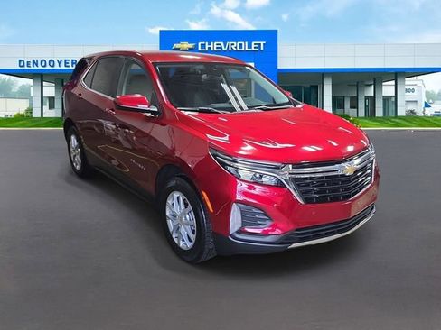 Used 2024 Chevrolet Equinox LT w/ LPO, Floor Liner Package AWD/4WD image 6