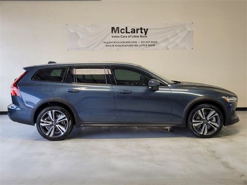 Certified 2026 Volvo V60 B5 Cross Country Plus w/ Protection Package Premier image 2