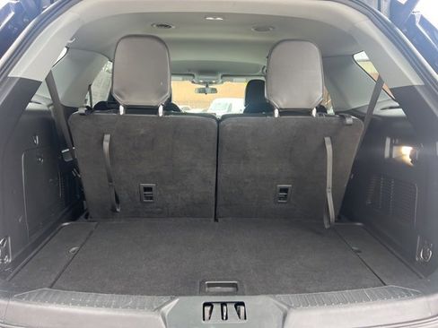 Used 2022 Ford Explorer XLT w/ Equipment Group 202A image 15
