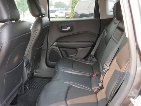 Used 2018 Jeep Compass Latitude w/ Popular Equipment Group AWD/4WD image 16