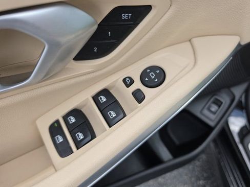 Used 2025 BMW 330i Sedan image 17