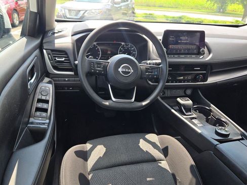 Used 2024 Nissan Rogue SV AWD/4WD image 17