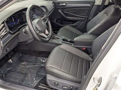 Used 2023 Volkswagen Jetta SE w/ Panoramic Sunroof Package FWD image 16