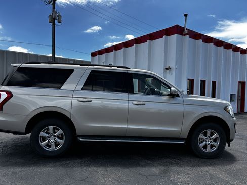Used 2018 Ford Expedition Max XLT w/ Equipment Group 202A AWD/4WD image 6