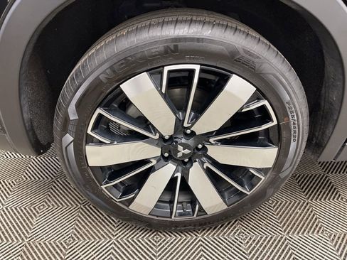 Used 2025 Mitsubishi Outlander SE image 36