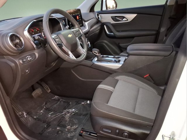 Used 2025 Chevrolet Blazer LT w/ Convenience Package FWD image 10