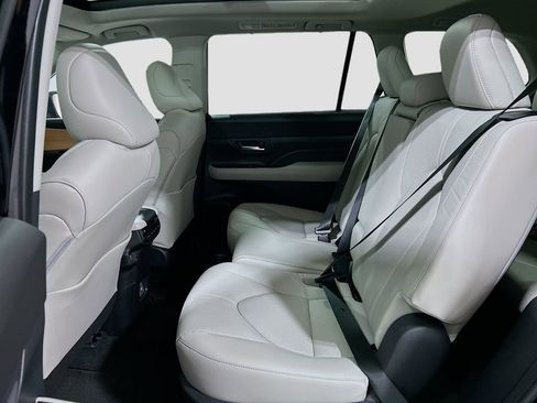 New 2026 Toyota Grand Highlander FWD image 25