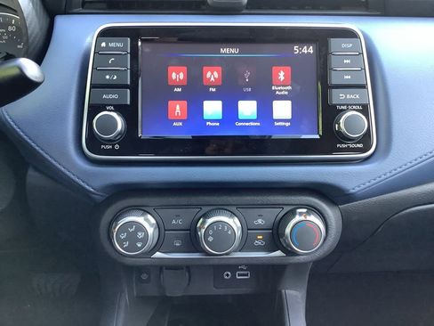 New 2025 Nissan Versa SV w/ Trunk Package FWD image 17