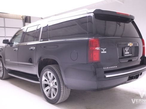 Used 2016 Chevrolet Suburban LTZ image 3