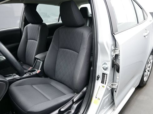 Used 2024 Toyota Corolla LE FWD image 11
