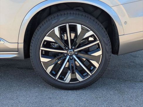 New 2026 Volvo XC90 T8 Plus w/ Protection Package Premier image 6