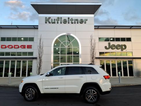 Used 2022 Jeep Grand Cherokee Limited AWD/4WD image 1