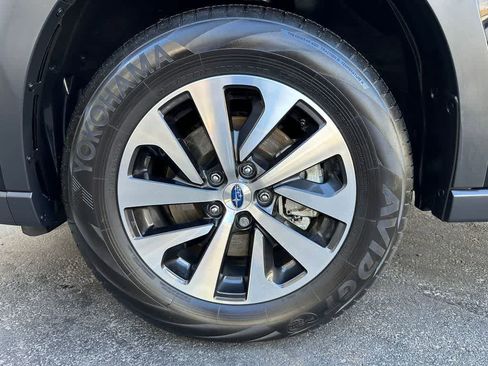 Used 2025 Subaru Outback Premium image 8