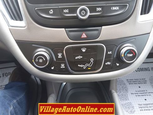 Used 2017 Chevrolet Malibu LT w/ Leather Package image 39