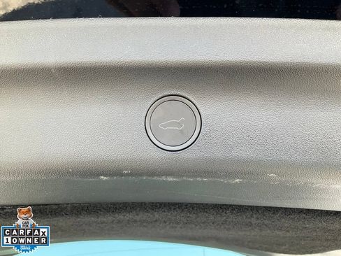 Used 2023 Tesla Model Y Performance AWD/4WD image 11