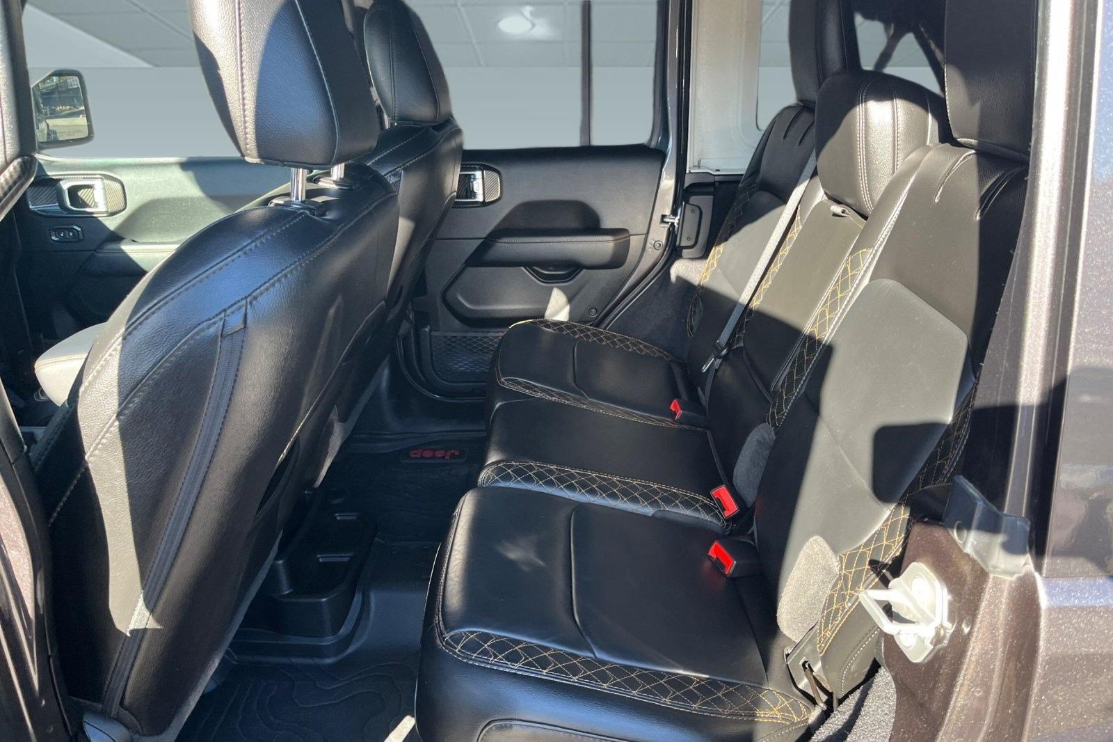 Used 2021 Jeep Wrangler Unlimited Sahara AWD/4WD image 6